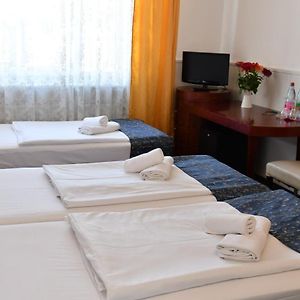 Economy Triple Room